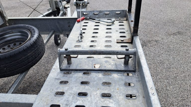 Remorque porte voiture d'occasion Niewiadow Jupiter 4,5m x 2m 2700 kg lussan montpellier uzès montpellier avignon montélimar