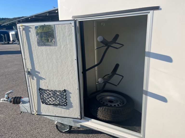 remorque van cheval cheval liberte 1,5 places gold one origins uzès avignon montpellier alès