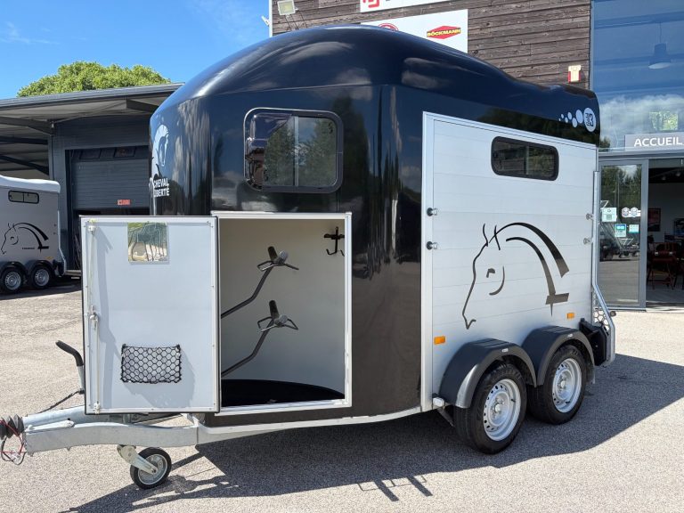 remorque van pour chevaux 2 places cheval liberte gold 3 d'occasion pas cher remorque van pour chevaux 2 places cheval liberte gold 3 d'occasion pas cher