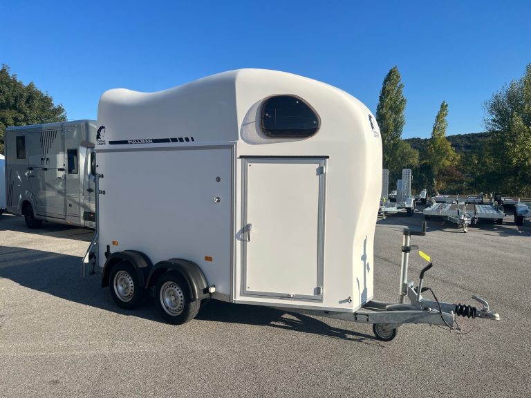 remorque van cheval cheval liberte 1,5 places gold one origins uzès avignon montpellier alès
