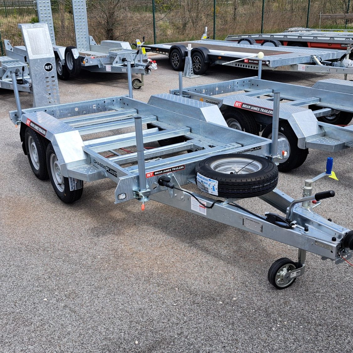 remorque porte engin générateur brian james trailers chassis plant 2.8 1.3 2700 kg