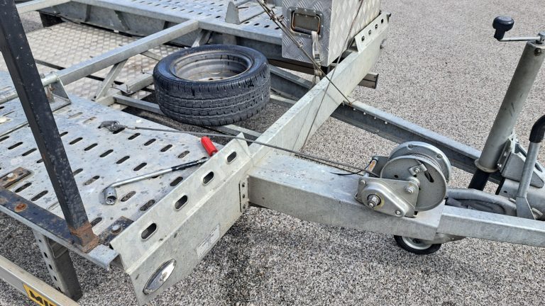 Remorque porte voiture d'occasion Niewiadow Jupiter 4,5m x 2m 2700 kg lussan montpellier uzès montpellier avignon montélimar