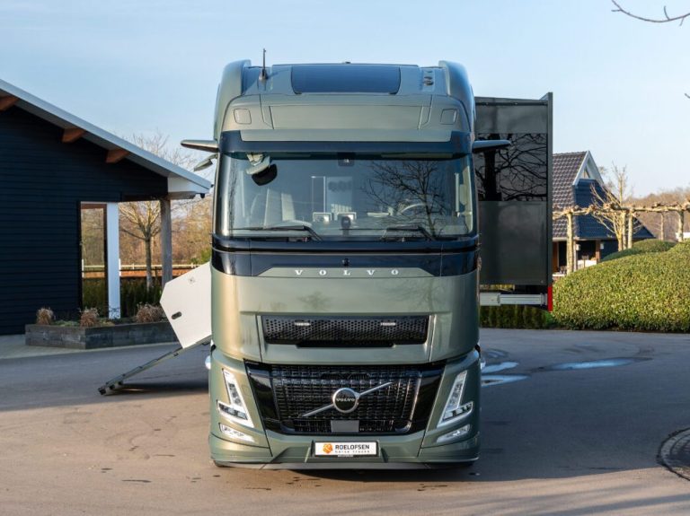 Camion ROELFOSEN&nbsp;
PROFILINER RR6 XL (N150) NEUF