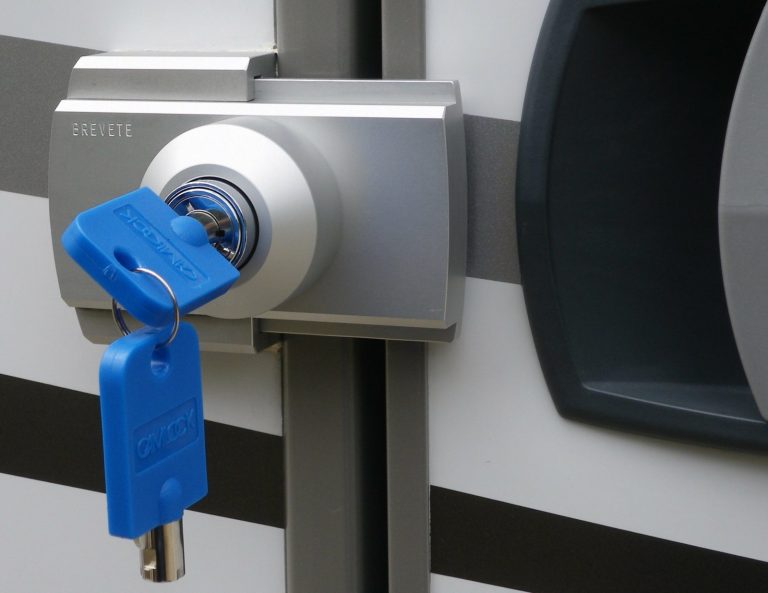 Système de verrouillage IMC accessoires remorque fourgon debon deparis&co alès avignon uzès montpellier