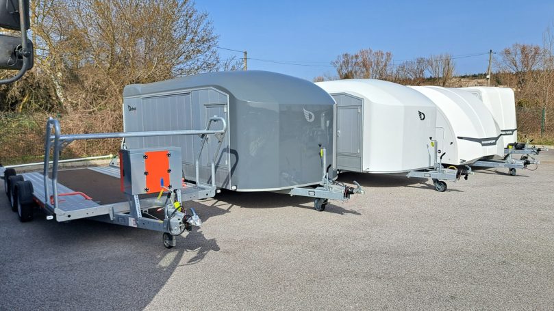 Remorque porte-voiture ouvert et fermé debon roadster 1000 et debon roadster 2000 ainsi que brian james trailers avec les A et T transporter