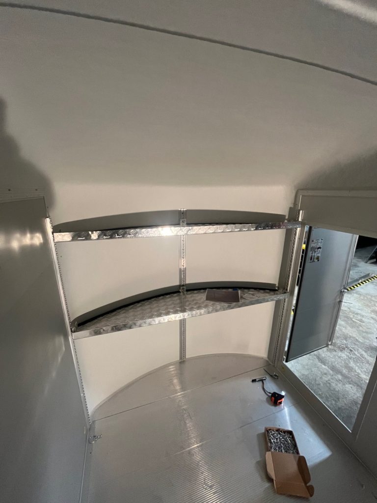 Kit de 2 étagères Debon Roadster 400/500 accessoires remorque fourgon debon deparis&co alès avignon uzès montpellier