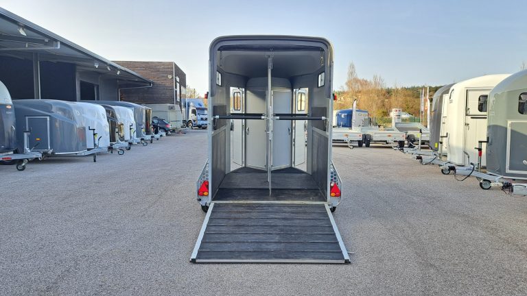 remorque van chevaux occasion cheval liberte touring jumping 2024 alès uzès bagnols-sur-cèze montpellier avignon
