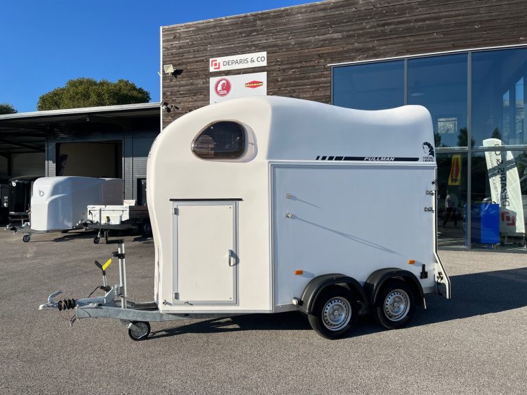 remorque van cheval cheval liberte 1,5 places gold one origins uzès avignon montpellier alès